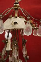 Lustre en métal doré à huit bras de lumière et pampilles. (photo 3)