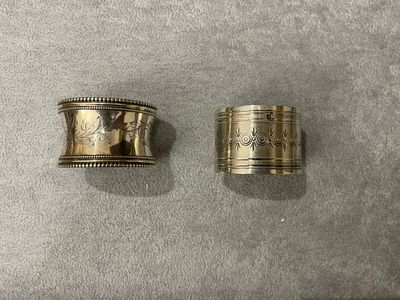 deux ronds de serviette en laiton ancien