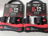 lot de deux antivols de vélo noirs et rouges, ornés de chiffres rouges