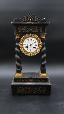 Pendule portique de style Napoléon III , marqueterie de laiton H ...