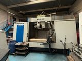 une grande machine installée dans une pièce