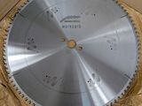 a picture of a circular saw blade in a cardboard box