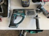 many tools that are sitting on a table