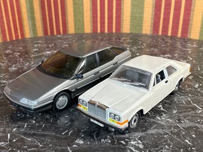 Lot de deux modèles réduits dont la Rolls-Royce Camargue bla… - Photo 1