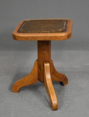 TABOURET en chêne à assise pivotante à hauteur réglable