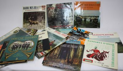 [CHASSE]. 30 disques 33 tours de musiques liées à la chasse …
