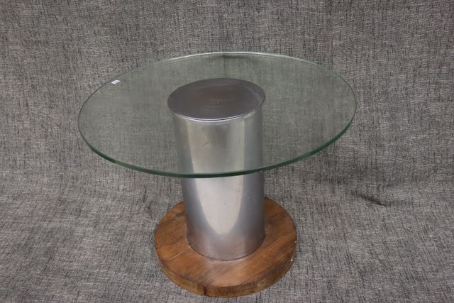 Table basse vers 1930, plateau circulaire en verre reposant sur u...