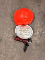 1 disqueuse EINHELL + 2 casques de chantier