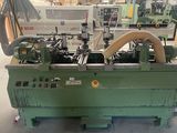 une image d'une machine dans une usine