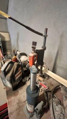 Perceuse manuelle « chignoleuse »