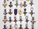 de nombreux types de badges différents sur un fond blanc