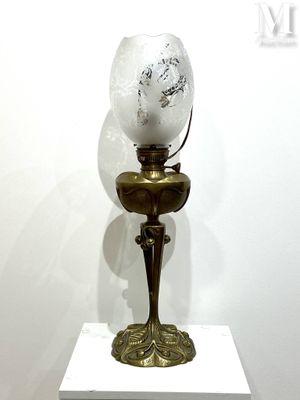 Georges LELEU (XXe siècle). Lampe à pétrole montée à l'élect… - Photo 1