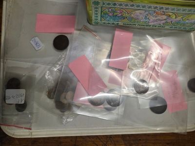 1 Boite en fer avec des monnaies de France du 19 & 20ème siè…