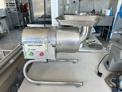 a machine that is sitting on a counter in a kitchen