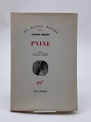 la couverture d'un livre sur laquelle figure une image du globe terrestre