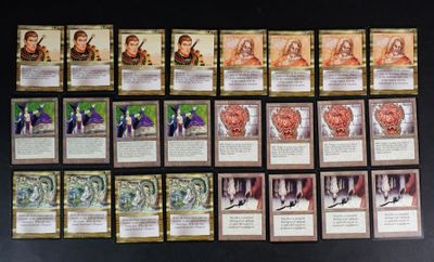 gros plan d'un jeu de cartes sur une table