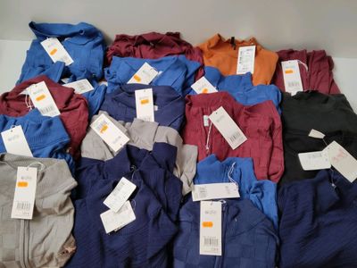 Lot de 20 vêtements de diverses tailles et marques dont : CH… - Photo 1