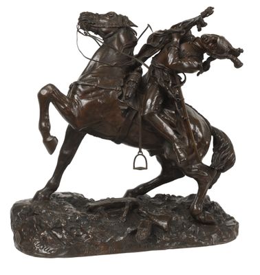 statue représentant un homme à cheval, avec un fusil sur le dos