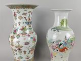 paire de vases chinois ornés de scènes asiatiques