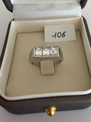 Bague en or gris, sertie de 3 très beaux diamants taille Éme…
