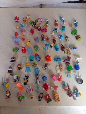 MPG pour Kinder. Important ensemble de figurines en plastiqu…