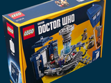 une boîte contenant un coffret Lego « Doctor Who »