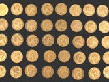 une vaste collection de pièces d'or sur fond noir