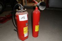 2 Extincteurs (1 à eau 6 L et 1 à CO² 2 kg) + 2 Echelles dou… (photo 2)