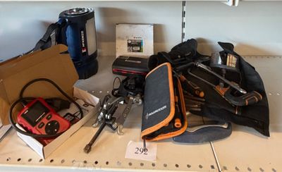 many items that are on the shelf in the room