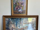 deux tableaux représentant des fleurs dans un vase et un tableau représentant un pont