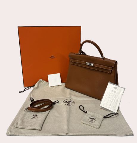 HERMES - Sac Kelly 35 en cuir Taurillon Clémence, garniture en mé...