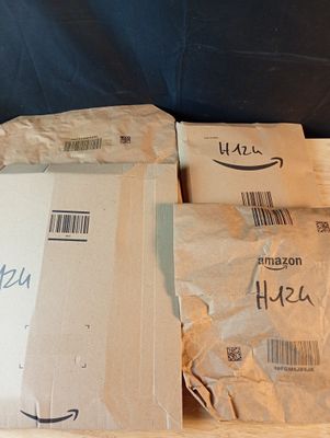 Lot de 4 colis Mystere (Retour Amazon,NPAI, Adresse incomple…