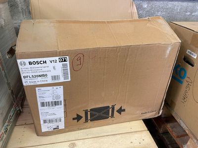 a box that is sitting on top of a pallet