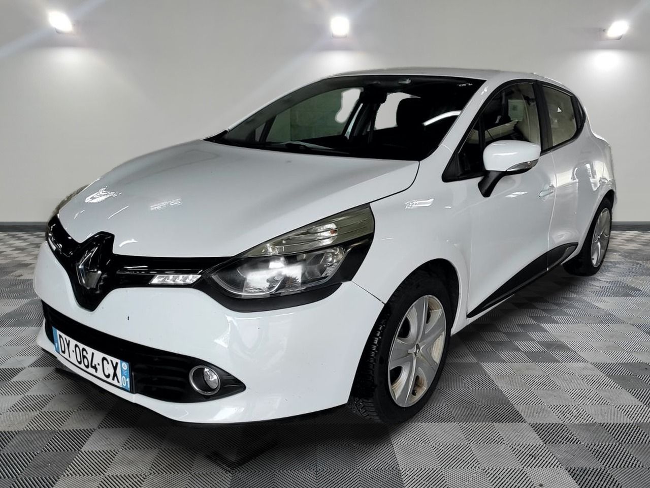 RENAULT - CLIO IV DCI 75 BUSINESS - GO - Mise en service: 14…