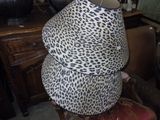 deux lampes empilées l'une sur l'autre