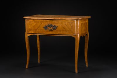 Commode en console,dite "perruquière", en placage de palissa… - Photo 1