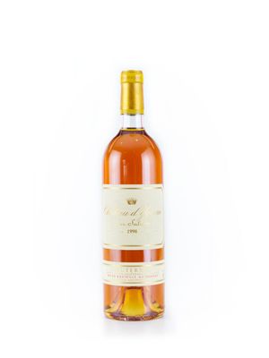 une bouteille de vin sur fond blanc