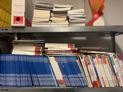 Importante documentation papier sur le voyage comprenant un …