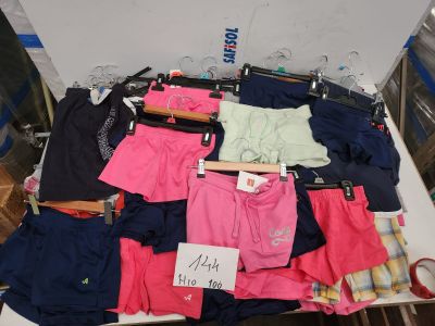 Lot de 100 shorts enfant, modèles et tailles différentes, ar…