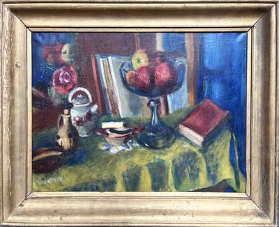 une peinture représentant une nature morte avec des pommes et un livre posés sur une table