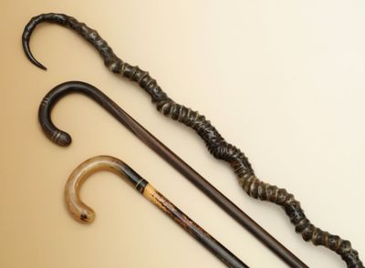 Réunion de 3 CANNES - L'une en cornes de bovidé (impala?) - Photo 1