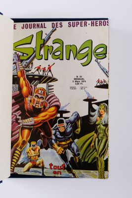 la couverture d'une bande dessinée sur laquelle figure un homme tenant une épée
