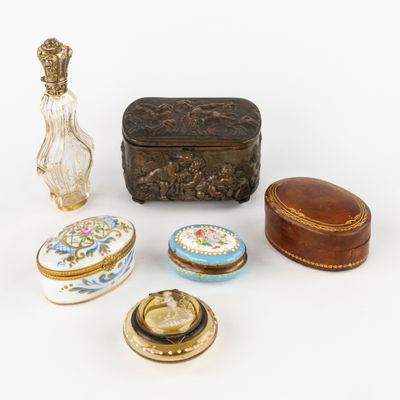 a lot of different items that are sitting on a table