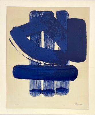 tableau représentant une composition abstraite bleue et blanche sur fond beige