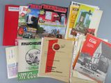 un grand nombre de livres posés sur une table