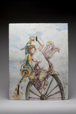 tableau représentant une femme à vélo avec un oiseau sur le dos