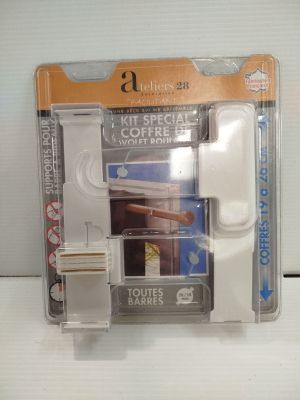 une photo d'un paquet de papier toilette et d'une brosse à dents