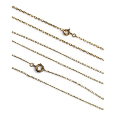 un lot de cinq colliers à chaîne en or