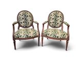 une paire de fauteuils de style Louis II