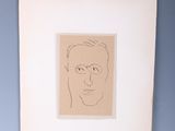 une photo d'un dessin représentant un homme accroché au mur